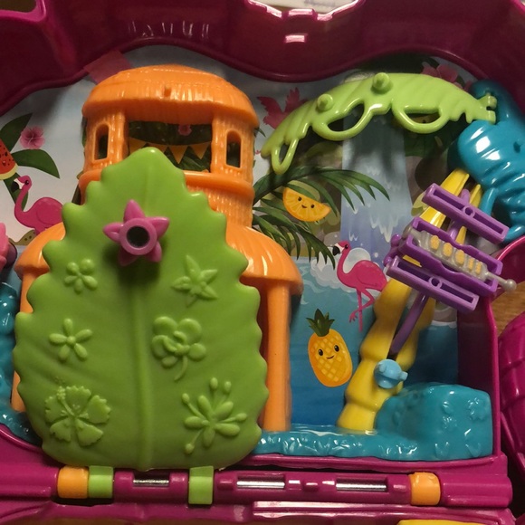 Pink Flamingo 🦩 Polly Pockets Beach Set with Tons of accessories - Picture 11 of 17